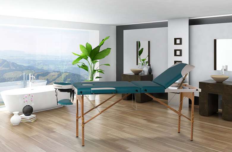 Как выбрать массажный стол для домашнего и профессионального использования?