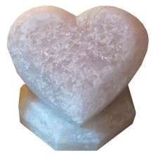 Соляной светильник Артемсоль, "Сердце лежачее", малое на соляной подставке