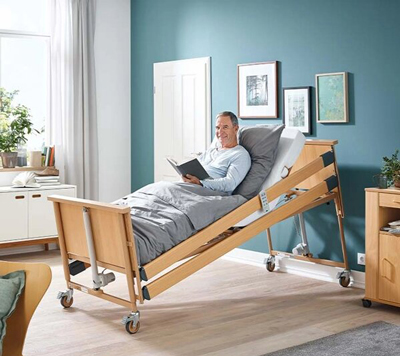 Многофункциональная кровать для пациента с рассеянным склерозом