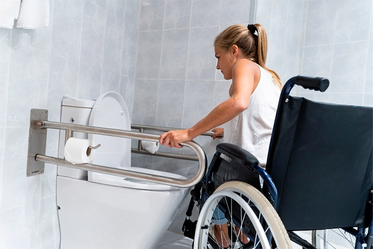 Пристосування для туалету для інвалідів
